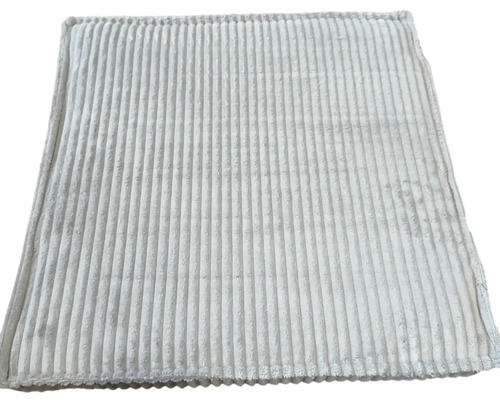 Štvorcový vankúš s rebrovanou textúrou