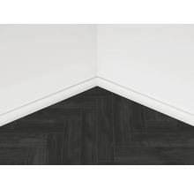 Nástenné a podlahové dlaždice v rohu