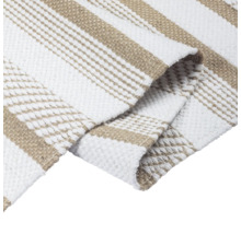 Koberec s pruhovaným vzorom