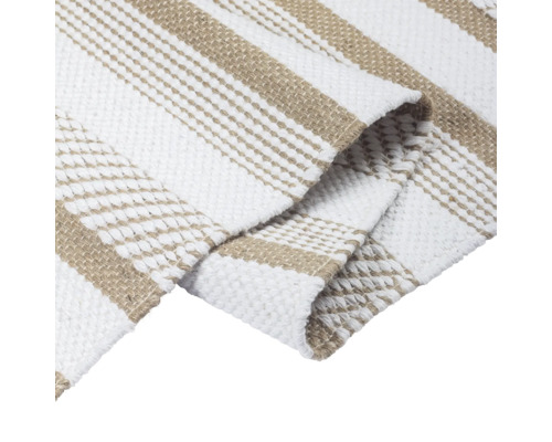 Koberec s pruhovaným vzorom