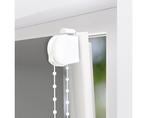 Detail rolety s retiazkovým mechanizmom pri okne