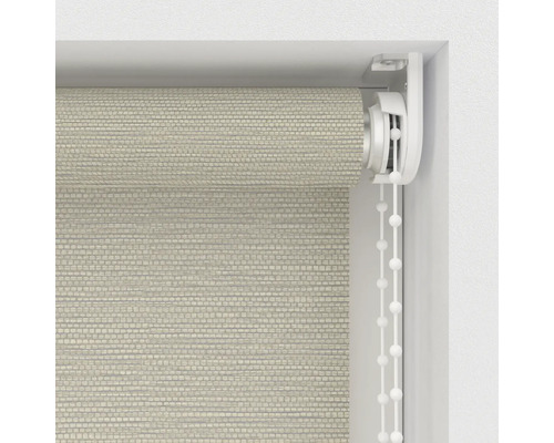 Detailný záber rolety s retiazkovým ovládaním na dekoráciu okien