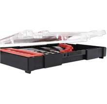 Sada vrtákov s rôznymi vrtákmi v čiernom plastovom kufríku s priehľadným vekom.