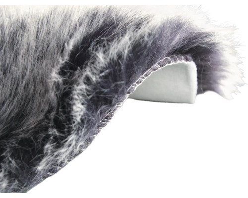 Detailný pohľad na koberec s vysokým vlasom