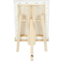 Zadná strana plátna na drevenom stojane