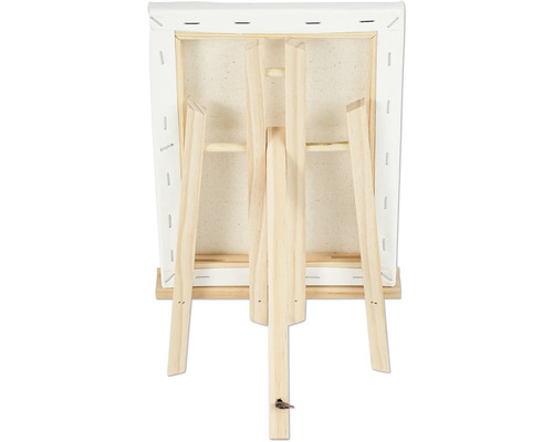 Zadná strana plátna na drevenom stojane