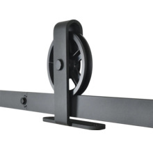 Kovanie posuvných dverí s kolieskom a koľajnicou