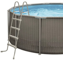 Nadzemný bazén s rebríkom a ratanovým vzhľadom