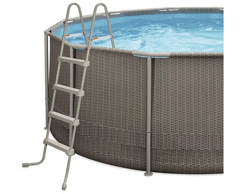 Nadzemný bazén s rebríkom a ratanovým vzhľadom