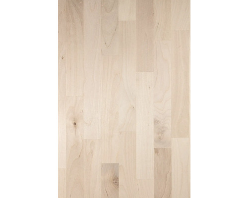 Svetlá drevená podlahová krytina z niekoľkých dosiek