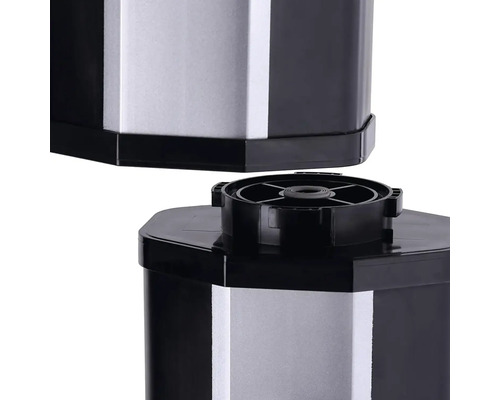 Detailný záber dvojdielneho odpadkového koša z plastu