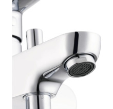 Detail chrómovej umývadlovej batérie