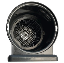 Pohľad na čiernu vložku do jazierkového filtra