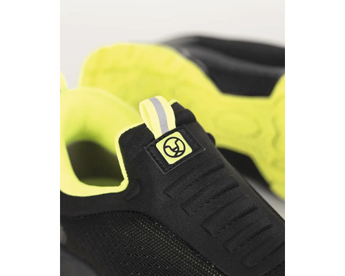 Čierna bežecká obuv s logom