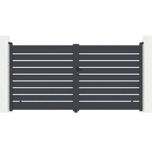 Dvojkrídlová brána s vodorovnými stĺpikmi medzi dvoma stĺpikmi