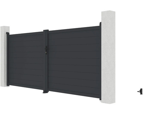 Horizontálna hliníková brána medzi dvoma stĺpikmi brány