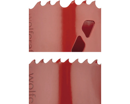 Detailný pohľad na dierovaciu pílu so zubami a výrezmi.