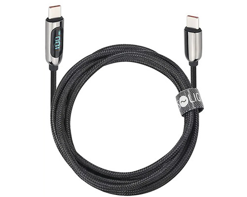Čierny nabíjací kábel USB typu C s digitálnym ukazovateľom výkonu.