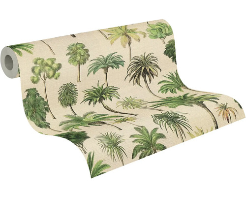 Vliesová tapeta v roli so zelenými ilustrovanými palmami na béžovom pozadí v tropickom dizajne.