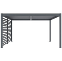 Moderné kovové zastrešenie terasy s lamelovou stenou