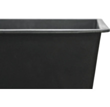 Detailný pohľad na kvetináč