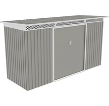 Šedý kovový záhradný domček s posuvnými dverami, plochou strechou a vetracou lištou, steny z vlnitého plechu.