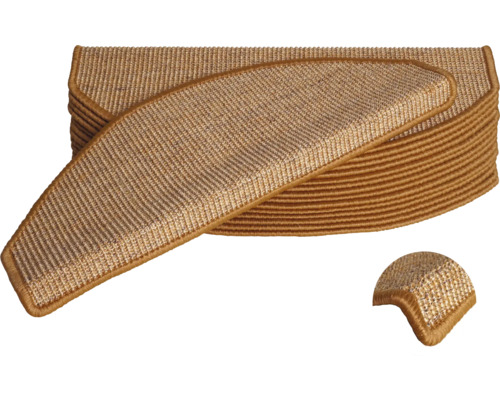 Sisalové rohožky na schody v stohu