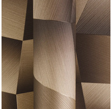 Detail štruktúrovanej tapety s geometrickým vzorom