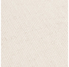 Detail bielej textilnej tapety