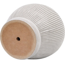 Keramický kvetináč s rebrovanou textúrou a drenážnym otvorom