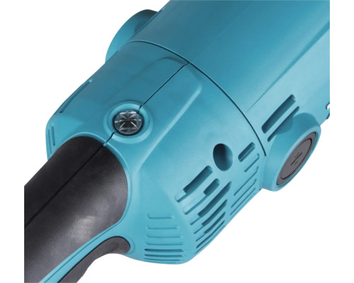 Detailný pohľad na kryt elektrického náradia s vetracími otvormi a skrutkovacím uzáverom na výmenu uhlíkov.