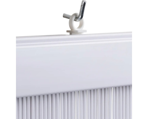 Detailný pohľad na lamelový záves so závesom