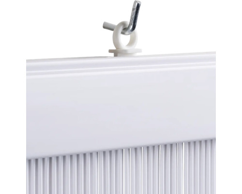 Detailný pohľad na lamelovú záclonu so zavesením