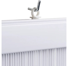 Detailný pohľad na lamelovú záclonu so zavesením