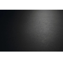 Štruktúrovaný povrch s matnou úpravou a jemnou, nepravidelnou štruktúrou.