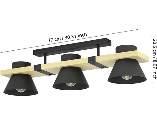 Trojplameňové stropné svietidlo z čierneho kovu a svetlého dreva s rozmermi: dĺžka 77 centimetrov a výška 20,5 centimetrov.