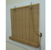 Bambusová roleta s horizontálnymi lamelami, sťahovacou šnúrkou a montážnymi háčikmi.