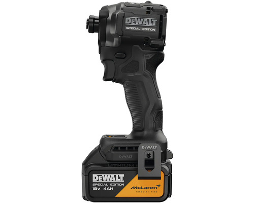 Akumulátorový rázový uťahovák DeWalt Special Edition v čiernej farbe s 18 Voltovou 4 Ampérhodinovou lítium iónovou batériou McLaren