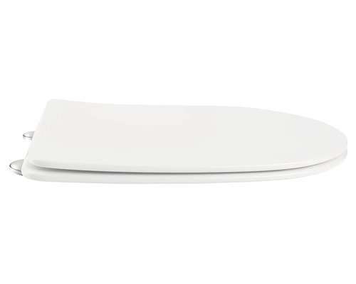 Biele toaletné sedadlo s uzavretým vekom a chrómovými pántmi, bočný pohľad.