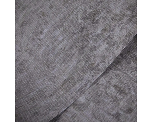 Detailný záber na štruktúrovanú tapetu s kamenným vzhľadom a jemným textilným vzorom.