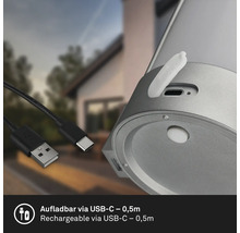 Detailný záber na produkt s USB-C portom a nabíjacím USB káblom s dĺžkou nula celá päť metra.