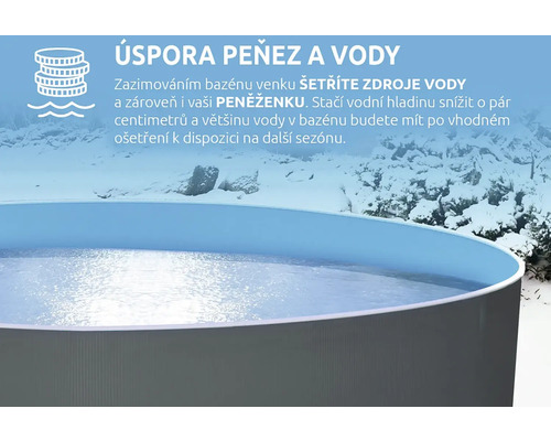 Okrúhly bazén v zasneženej zimnej krajine s informáciami o úspore vody a peňazí vďaka správnemu zazimovaniu.