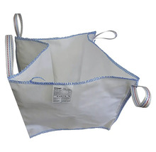 Biely Big Bag so štyrmi modrými zdvíhacími okami z odolného polypropylénu na stavebné materiály.