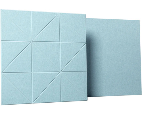 Akustický panel z plsti s geometrickým trojuholníkovým vzorom na montáž na stenu.