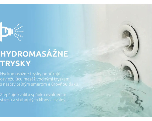 Hydromasážne trysky vo vírivej vani s tečúcou vodou pre relaxačnú masáž.