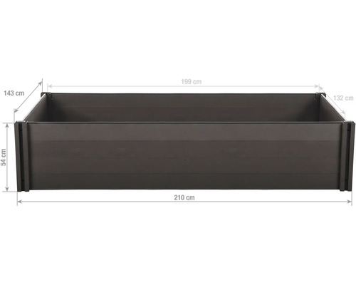 Vyvýšený záhon s rozmermi: dĺžka 210 centimetrov, šírka 143 centimetrov a výška 54 centimetrov. Vnútorné rozmery 199 krát 132 centimetrov.