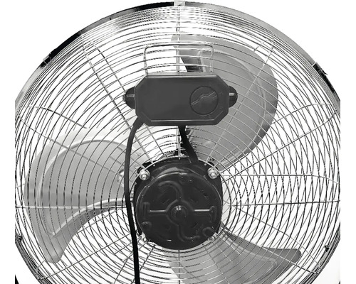 Zadný pohľad na kovový bubnový ventilátor s ochrannou mriežkou, motorom a ovládacou jednotkou.
