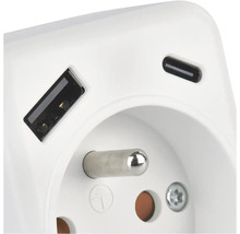 Nástenná zásuvka s integrovanými portmi USB-A a USB-C.