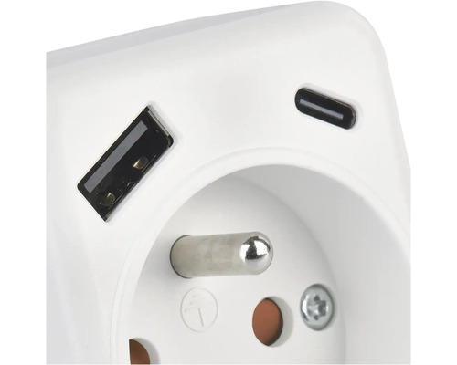 Nástenná zásuvka s integrovanými portmi USB-A a USB-C.