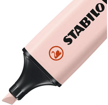 Ružový zvýrazňovač Stabilo Boss Original s klinovým hrotom a Stabilo Logo.
